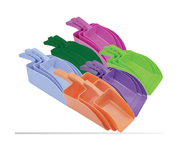 Harld Moore Feed Scoop